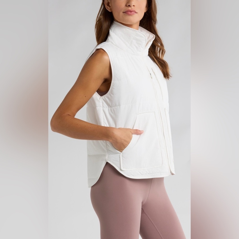 Zella Packable Ivory Cloud Puffer Vest NWOT - Picture 9 of 14